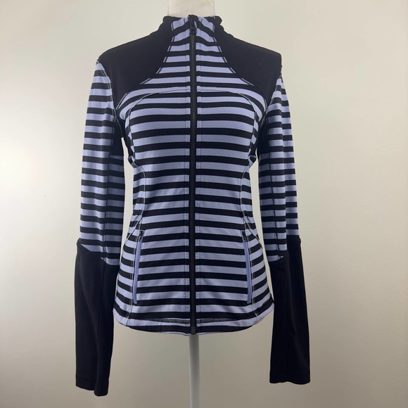 Lululemon black and‎ purple jacket